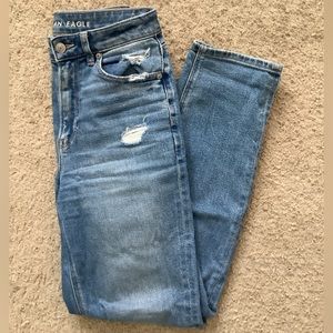 American Eagle Straight Leg Mom Jeans